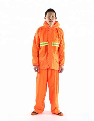 China Breathable Custom Polyester PVC Rain Coat Motorcycle Waterproof Rain Suit for sale