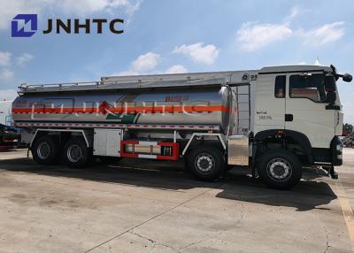 中国 Sinotruk HOWO 8X4の石油燃料のタンクローリー容量25000リットル 販売のため