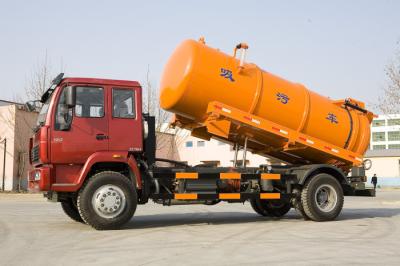 Chine Camion d'aspiration d'eaux d'égout de Sinotruk de rendement élevé pour des opérations de lavage industrielles à vendre