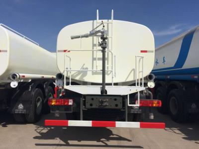 Cina camion dello spruzzo d'acqua delle ruote del camion di serbatoio di acqua di Sinotruk Howo7 di capacità 20m3 10 in vendita