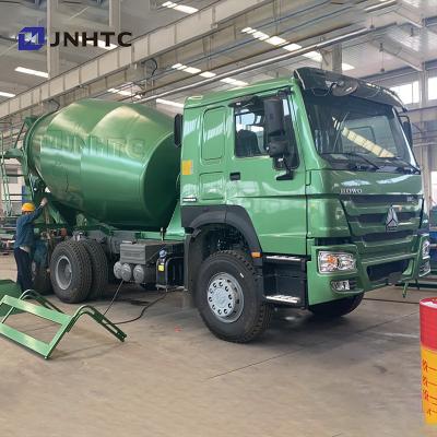 Cina Hot HOWO Camion per la miscelazione del calcestruzzo 6x4 10 ruote Capacità Camion per la miscelazione del cemento Camion per la pompa del miscelatore del calcestruzzo montato in vendita