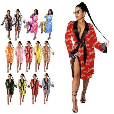 China Custom Made England Amazon Women's Robe Sellings Long Sleeve Polyester Pajamas Turn-Down Warm Silk Collar QUICK DRY Warm Silk Evening Robe Nightwears for sale