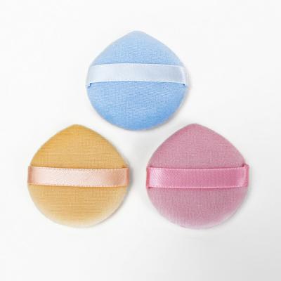 China Velvet Soft Washable Fluffy Body Cosmetic Loose Powder Puff With Tape For Face Powder Application White for sale