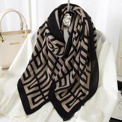 China 2022 New Fashion Women Soft Touch Feeling Luxury Crinkle Cotton Hijabs Designer Long Big Pleat Cotton Print Soft Viscous Scarves Shawls for sale