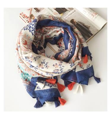 China 2022 Newest Design Fashion Women Floral Print Cotton Wrap Soft Squishy Head Scarf Ladies Simple Flower Printed Cotton Scarves Shawls for sale