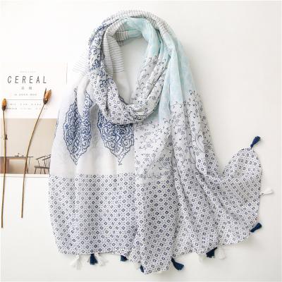 China Soft Touch Feeling 2022 latest design arabic style women hijabs muslim cool summer custom made muslim scarves blue white hijabs tassel scarf china for sale