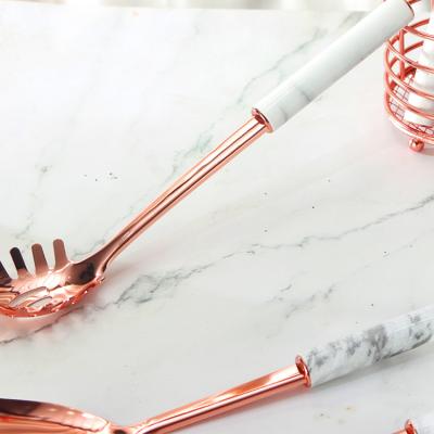 China Sustainable Rose Gold Copper Plating Food Grade Stainless Steel Kitchenware Kitchen Utensils Set Marble Handle Cooking Tool Kit for sale