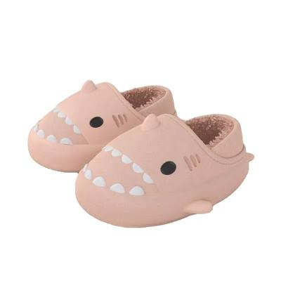 China Wholesale Fashion Trend Slides Indoor Unisex Adult Shoes Winter Shark Shape Home Slippers Clogs Women Keep Warm Fur Plush Shoes for sale