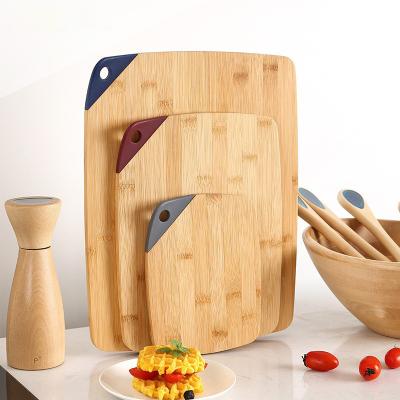 China Large Sustainable Vegetable Meat Organic Bamboo Cutting Board 3 Piece Bamboo Cutting Board Set With Kitchen Handle for sale