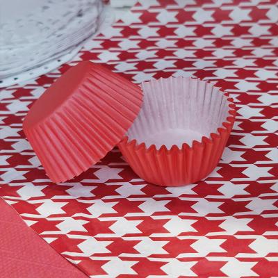 China Disposable 3.5inch Food Grade Cupcake Red Greaseproof Cake Paper Cup High Temperature Resistant Liners for sale