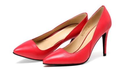 China Pumpen des hohen Absatzes spätester glänzender 8CM Frauen beschuht rote Tänzer-/Brautjungfern-Schuhe zu verkaufen