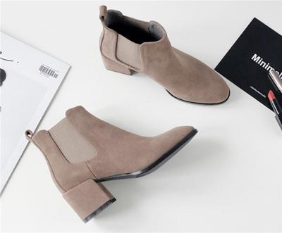 China Flat Toe Ankle Length Boots / Suede Mid Heel Chelsea Boots With Elastic Band for sale