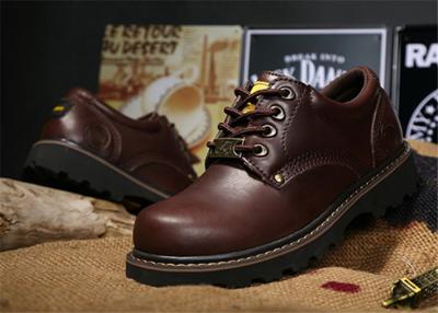 China Non Slip Rubber Sole Work Safety Shoes Cowhide Leather Work Boots For Men / Women for sale