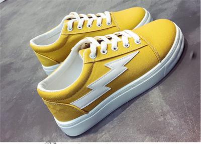 China Fashionable Females Canvas Sneakers Shoes For Student Yellow White Black Color for sale