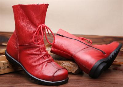 Chine Bottes de Martin des femmes chaudes en cuir originales de retros chauds pour l'automne et l'hiver à vendre