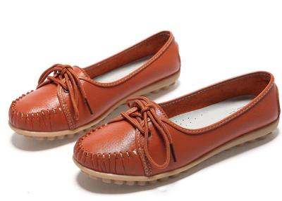 China Rubberleeglopermisstap op Schoenen van het Schoenen de Echte Leer Dame Dress Shoes Loafers Hollow Te koop