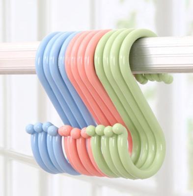 China Creative promotional portable s-type hanger hanging hook, clothes hook, universal pp s-shaped hook for sale