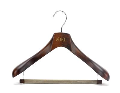 China Minimalist BSCI Factory Fashion Store Display Luxury Wide Shoulder Wooden Hanger With Trouser Bar for sale