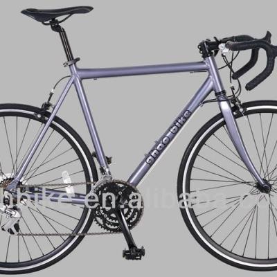 Cina 18 velocità bici da corsa 700C Road Bike uomo con mozzo di alluminio e NO forchetta sospensione in vendita