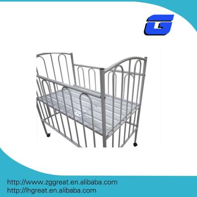 China newest design baby cribs baby swinging metal crib crib price factory price 0-5 years old with wheels for sale