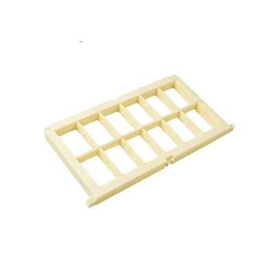 China Langstroth Plastic Frame 250g Comb Honey Cassettes Frame Comb Plastic Deep Frame for sale