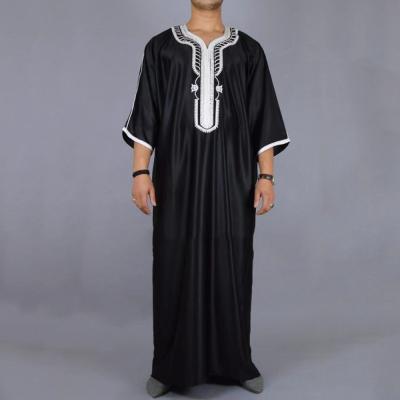 China Wholesale Polyethersulfone Vintage Loose Muslim Kaftan Robes Men Long Sleeve Jubba Thobe Man Black White Color Pattern Islamic Clothing Fashion for sale