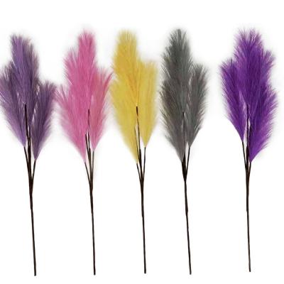 China New Minimalist Style Pampas Grass Decor Artificial Flower Dried Plants Phragmites For Group Flower Home Wedding for sale