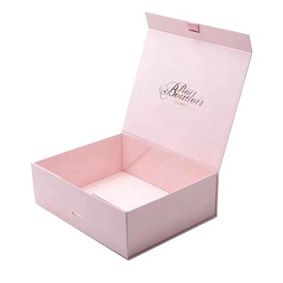 China Recyclable Custom High End Paper Magnet Gift Box Foldable Foldable Garment Clothing Apparel Gift Packaging Box for sale