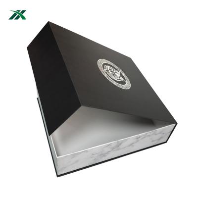 China Handmade Luxury Magnetic Clothing Packaging Box Luxury Gift Box for sale