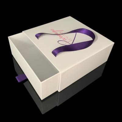 China Handmade Custom Logo Printing White Clothing Packaging Box Scarf Gift Box For Clothes With Handle for sale