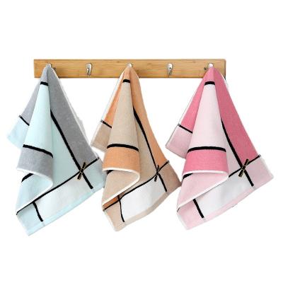 China Custom Made High Quality Goods Child Safe 100% Organic Cotton Bath Towel Hangable Towel Cotton for sale