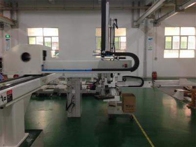 China Taking Out Plastic Products Application Industrial Robotic Arm With CE Certificate for sale