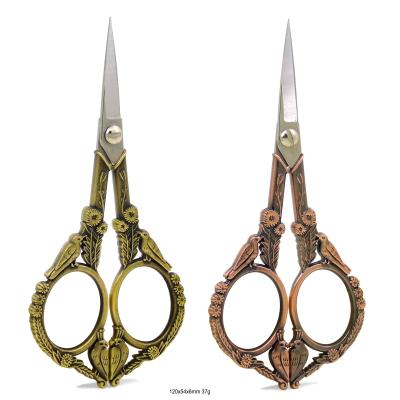 China Durable Wholesale Classic Bird Embroider Stainless Steel Nail Scissors for sale