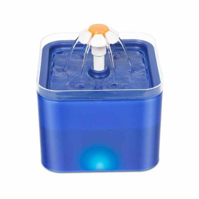 China Sustainable Hot Selling LED Pet 2L Outdoor Intelligent Automatic Drinker for sale