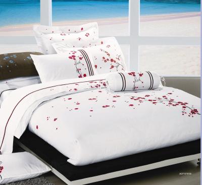 China Nondisposable bedding set embroidery quilt, 4 pieces and pillows and flat sheet, sheets with pillowcases for sale