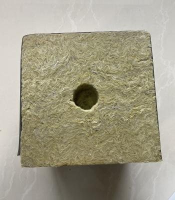 China Suitable for the growth environment of the culture roots rock wool cube 10x10x7cm recyclable hydroponic strong water absorption suitable for the culture root growth environment for sale