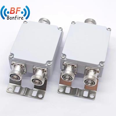 Cina 4.3-10f Combinatore DIN-F N-F RF per interni/esterni IP65 1920-2170 2300-2400 2500-2700MHz in vendita