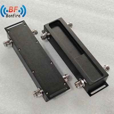 China Low RF Hybrid Coupler 2X2 Hybrid Coupler met 4.3-10-F/DIN-F/N-F interface 698-3800MHz Te koop