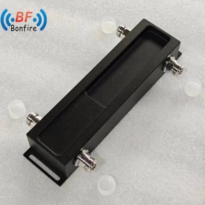 China 300W 2 in 2 uit Triplexer Hybrid Combiner Hybrid Coupler met N/4.3-10/DIN Connector 5g 4G 698-3800MHz Te koop