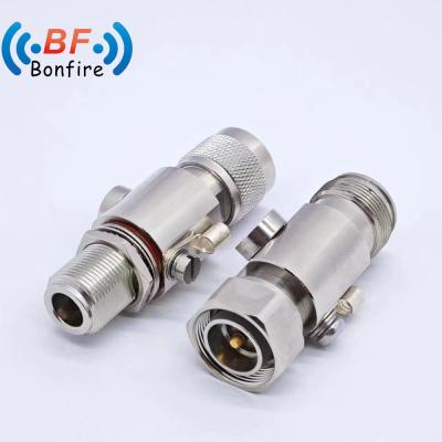 China 4.3-10-F a N-F Protector de sobretensiones coaxial 698-3800MHz Negro para el arrestor de rayos de CCTV en venta