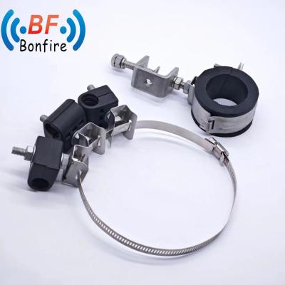 China 15.00cm * 6.00cm * 1.50cm Tamanho do pacote Double Type Fiber Feeder Clamp RF Cable Clamp à venda