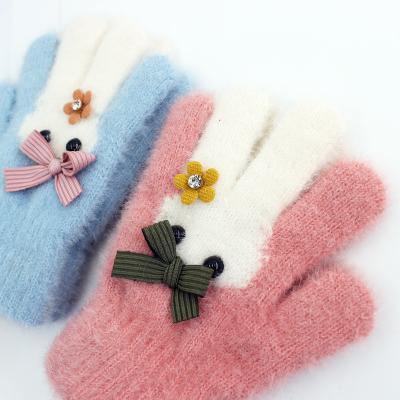 China Crossed Kids Age 3-7 Warm Knit No Winter Pilling Gloves Pupils Cool Baby Winter Warm Animal Kids Gloves for sale