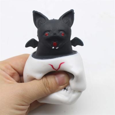 China Funny Anxiety Relife Toy New Trending Halloween Tpr Soft Squeeze Skull Pop Bat Fidget Toys for sale