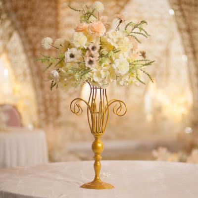 China Cute/Decorative Flower Wedding Props Romantic Iron Wedding Table Desk Decoration Centerpieces For Wedding Table for sale