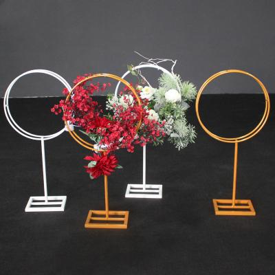 China New cute/decorative wrought iron wedding decoration table flower home decor metal vase with handle for sale