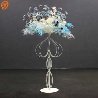 China 2021 round table decoration metal wedding vase cute/decorative gold flower ornaments for sale