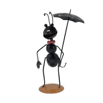 China Full color with unique handmade iron metal craft sino design varnish empty ant house decoration with small umbrella for sale