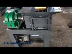 Waste Recycling Dual Shaft Shredder 5.5kw 200kg/H For Scrap Metal