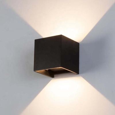 China Modern factory high quality waterproof outdoor wall lamp 2*3W LED square wall light fast delivery for sale