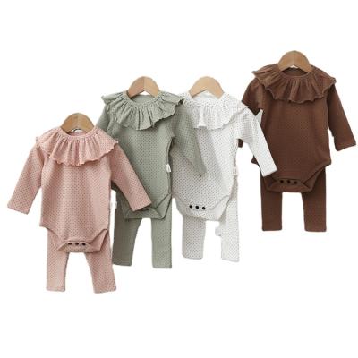 China Breathable Newborn Baby Clothes Set Lovely Dots Cotton Long Sleeved Romper Ruffled Collar 3pcs Kids Costume Per Panties for sale